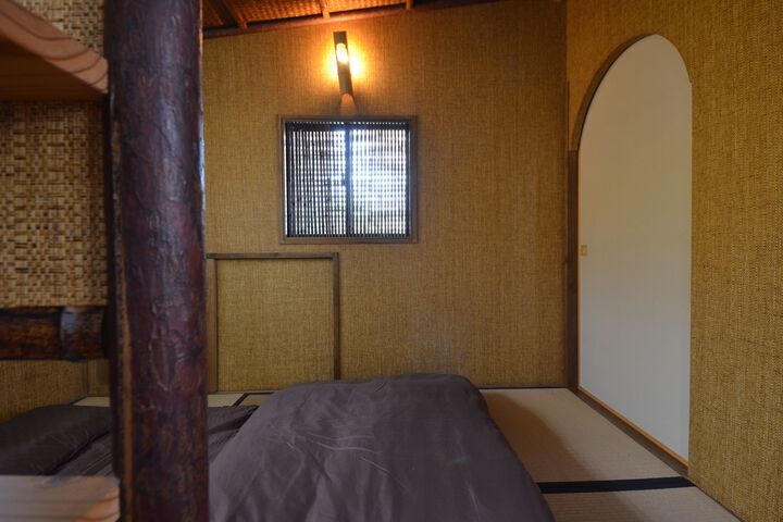 Room 8 of 8