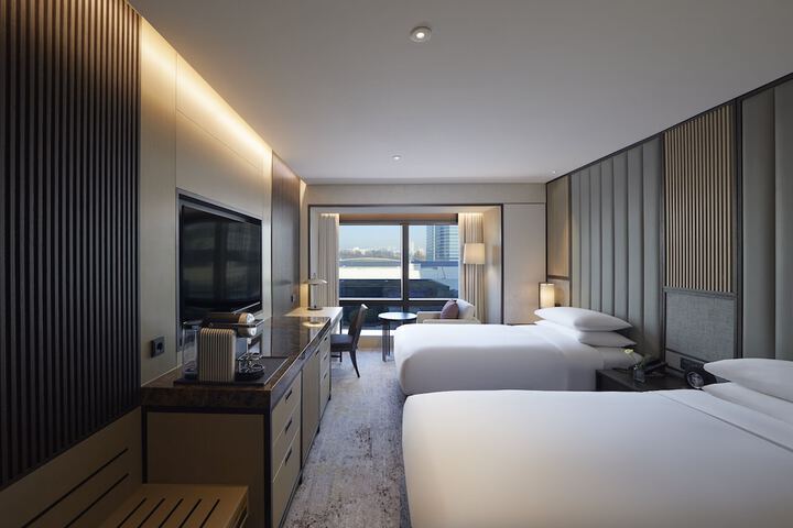Room 25 of 147