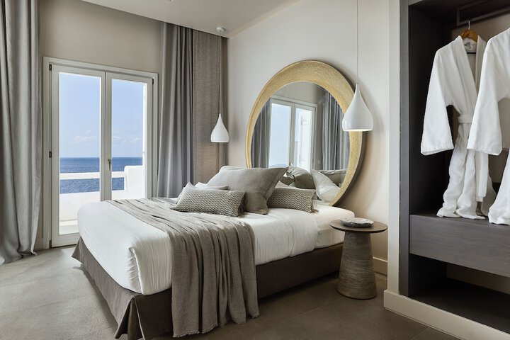 Room 44 of 168
