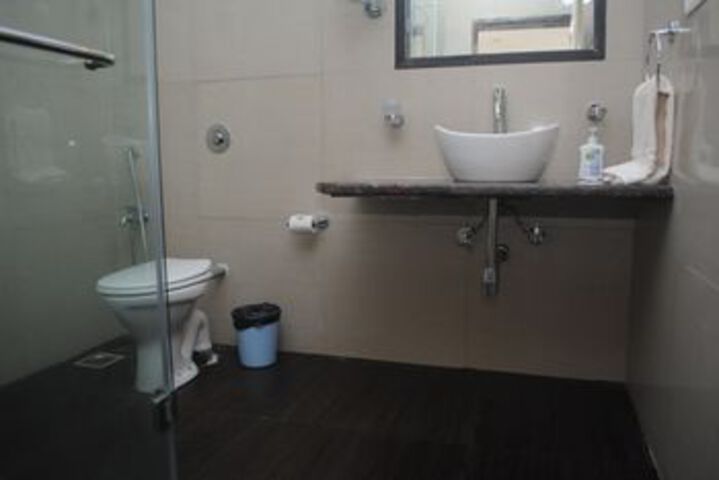 Room 5 of 25