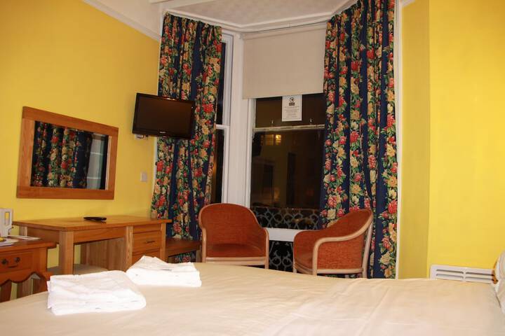 Room 47 of 81