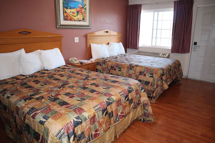 Room 9 of 20