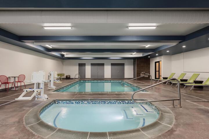 Pool 25 of 42