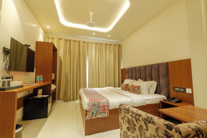 Room 27 of 46