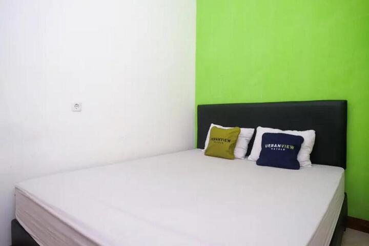 Urbanview Hotel AVA near Akademi Kepolisian Semarang