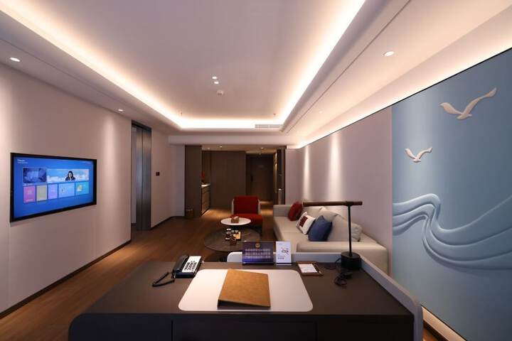 Room 32 of 62