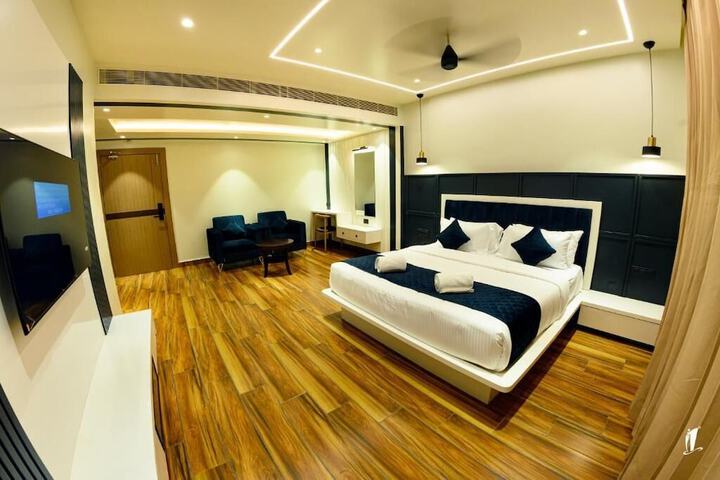 Room 19 of 30