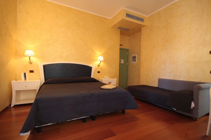 Room 10 of 61