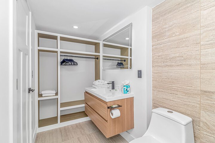 Room 16 of 22