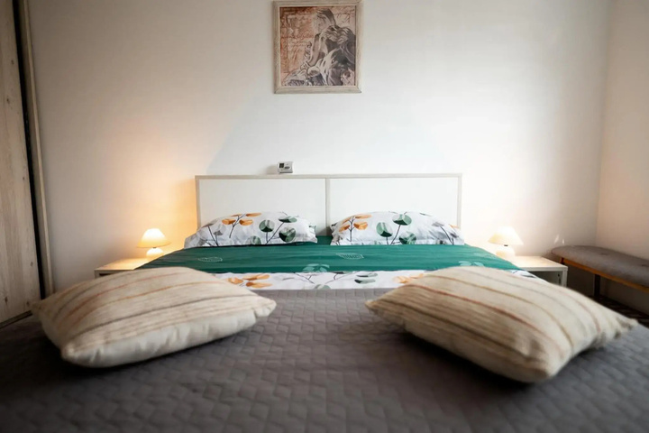 Room 3 of 16