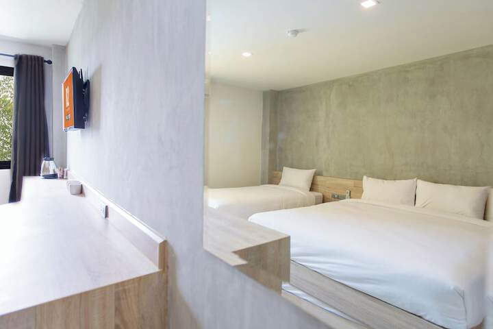 Room 16 of 46