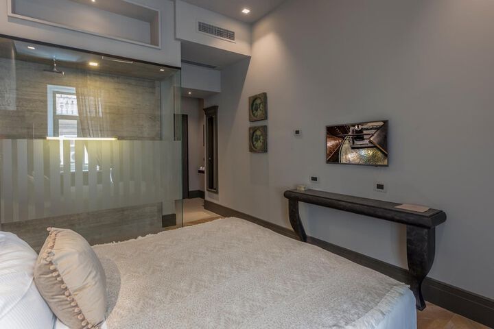 Room 16 of 59