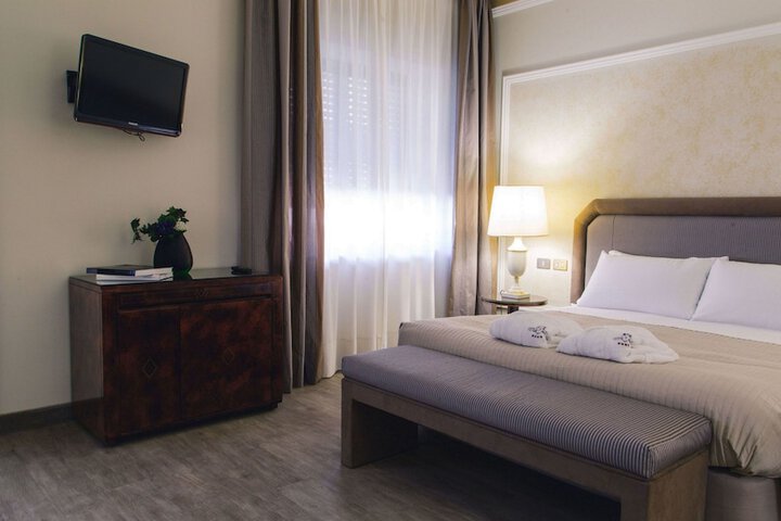 Room 10 of 47
