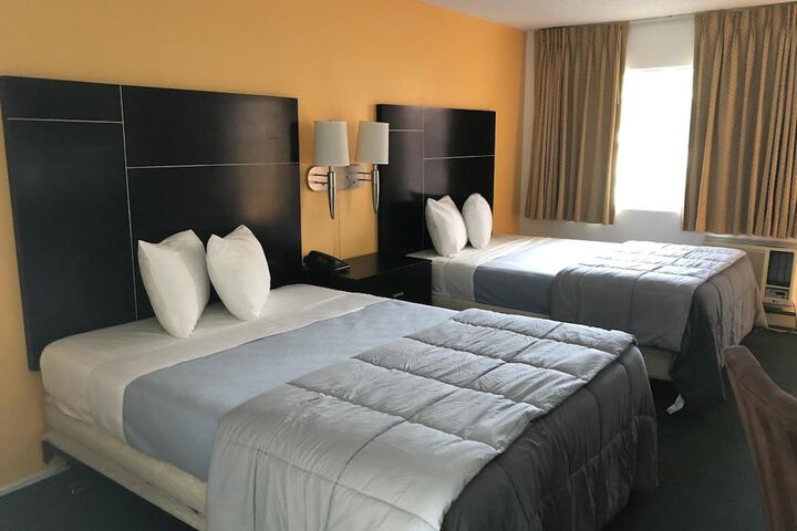 2 Double Beds (2 of 3)