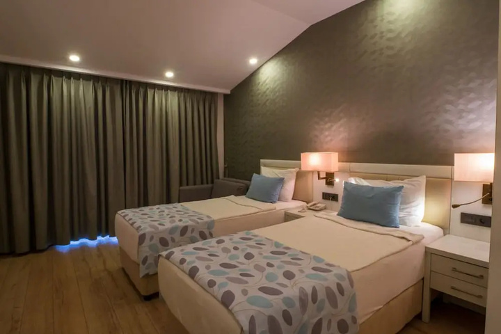 Room 6 of 20