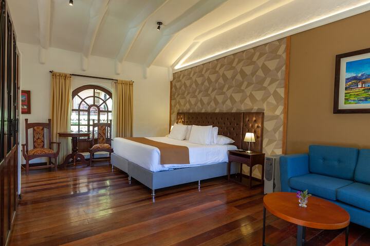 Room 9 of 37