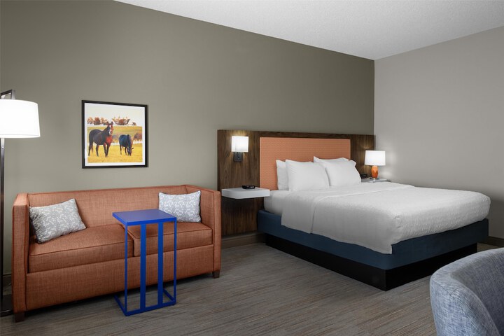 Room 11 of 25