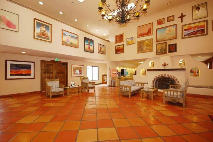 Photo of COMFORT SUITES TAOS