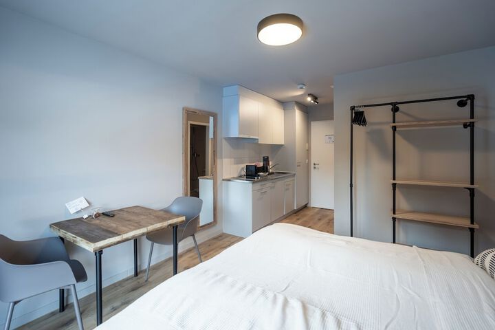 Room 5 of 32