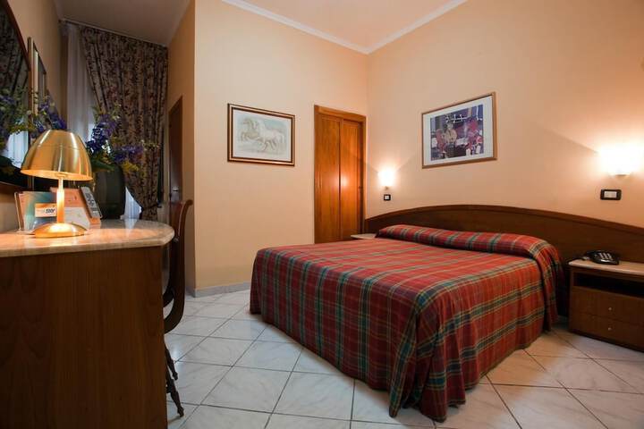 Room 6 of 27