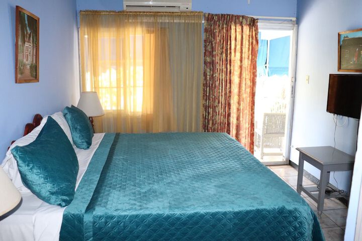 Room 9 of 44