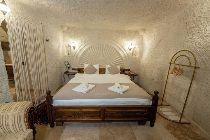 Room 15 of 120