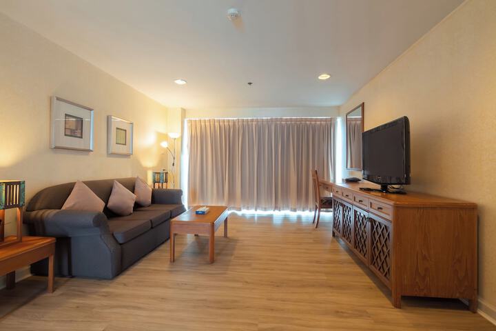 Room 33 of 73