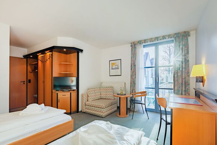 Room 32 of 70