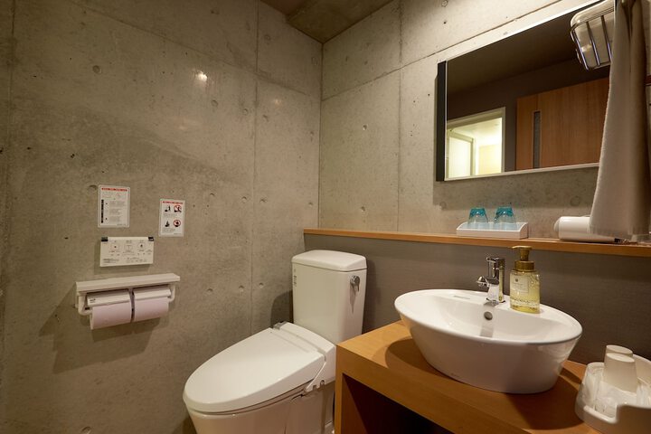 Room 123 of 191