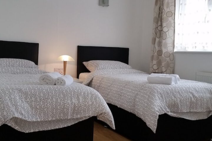 Room 12 of 27