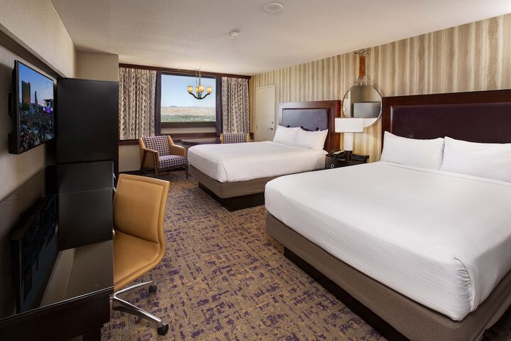 2 Queen Beds Casino Tower (5 of 7)