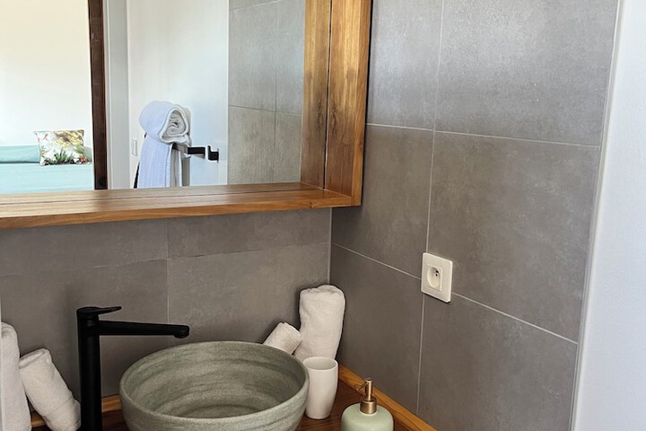 Room 150 of 196