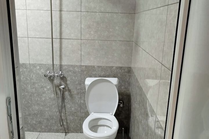 Room 7 of 8