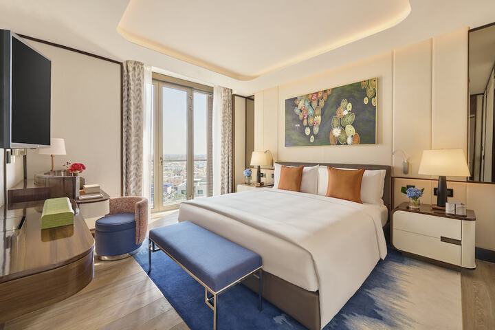 Room 52 of 168