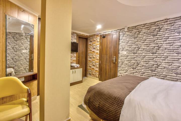 Room 30 of 91