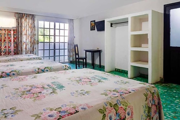 Room 3 of 6