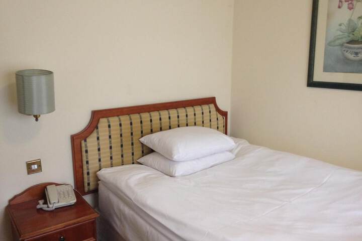 Room 10 of 21