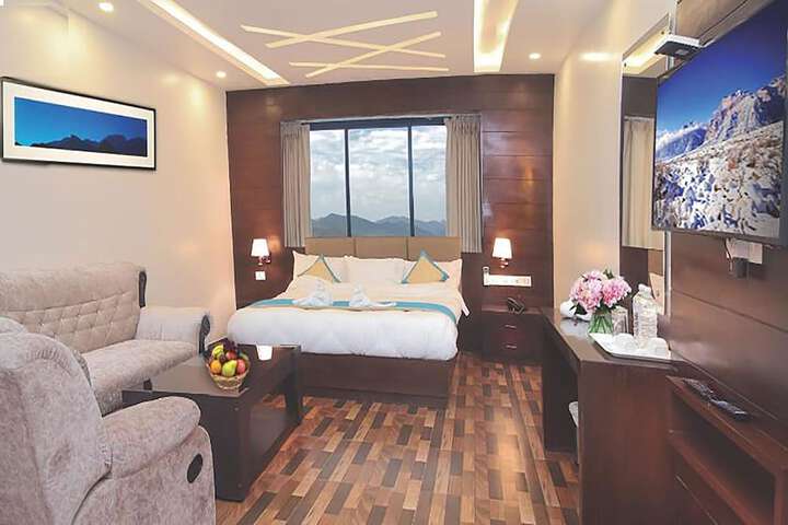 Room 3 of 10