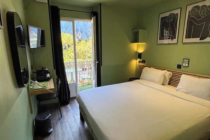 Room 21 of 76