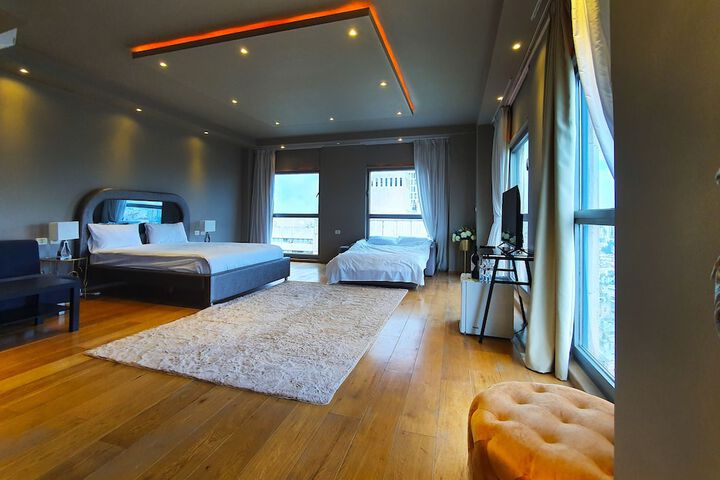 Room 16 of 49