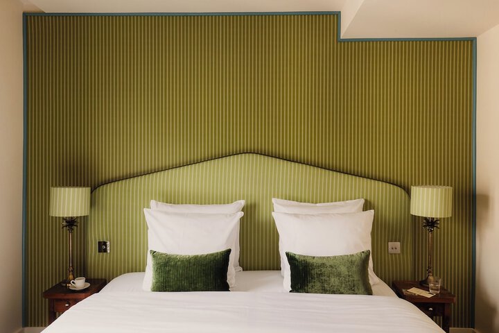 Room 44 of 103