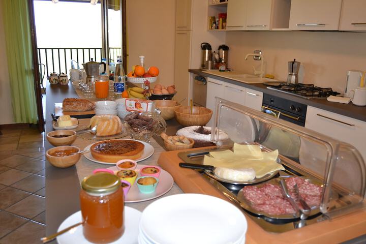 Breakfast/Coffee Service 28 of 65