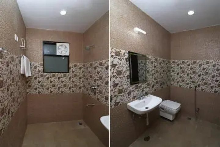 Room 10 of 12