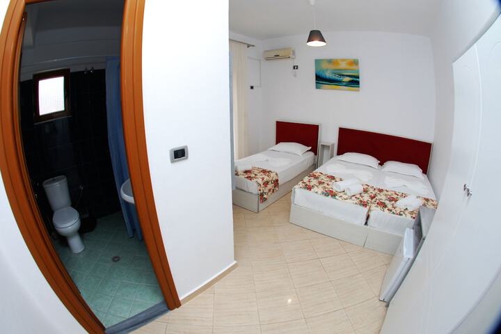 Room 10 of 131