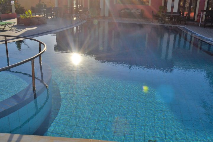 Pool 16 of 25