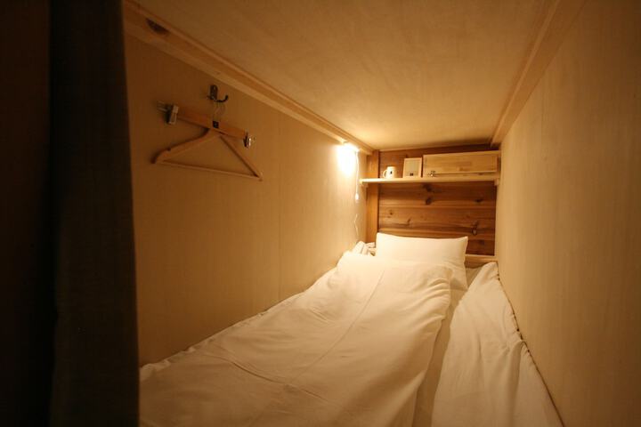 Room 26 of 107