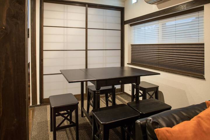 Room 7 of 35