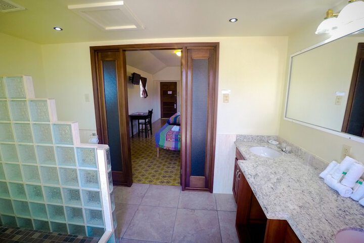 Room 176 of 258