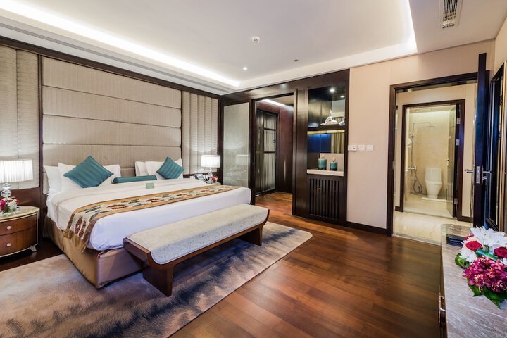 Room 8 of 36