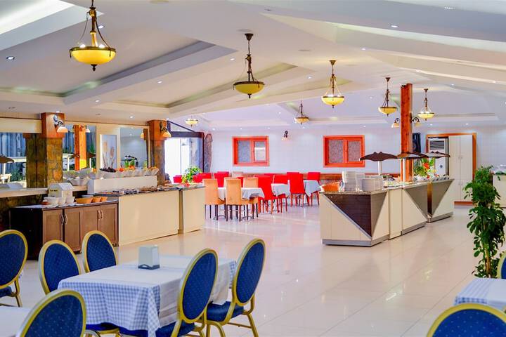 Dining Photos